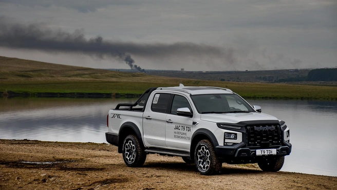 УАЗ с помощью JAC готовит и полноценный внедорожник на этой же базе | Источник: Артем Краснов