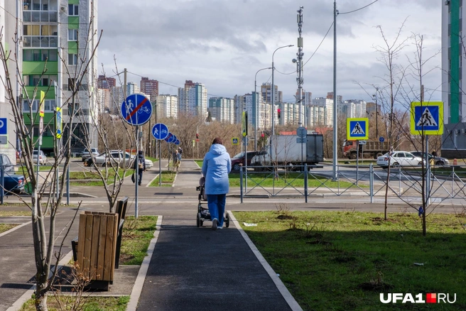 «Едешь как маринованный шпрот»: на что жалуются жители растущего микрорайона у «Южных ворот» Уфы «Едешь как маринованный шпрот»: на что жалуются жители растущего микрорайона у «Южных ворот» Уфы | Источник: Булат Салихов / UFA1.RU