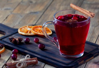 Бабушка была не права? Врач оценила реальную пользу морсов и компотов