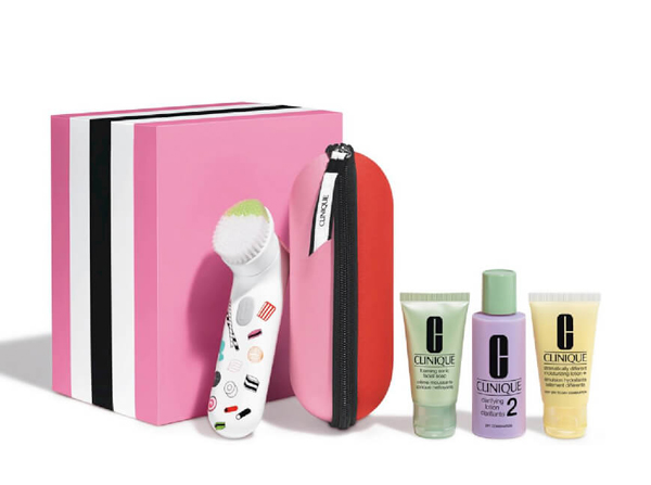 Набор Sonic Set, Clinique. В набор входят: очищающая щетка для лица Clinique Sonic System; пенка для умывания Foaming Sonic Facial Soap, 30 мл; отшелушивающий лосьон Clarifying для выбранного типа кожи, 60 мл; уникальный увлажняющий крем или гель Dramatically Different Moisturizing Lotion/Gel, 30 мл.