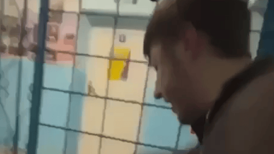 Угрожали ножом за отказ познакомиться. На Кубани трое мужчин напали в парке на девушек