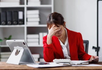 «Коллеги — хамло. Какие психологические приемы помогают пропускать все мимо ушей?»