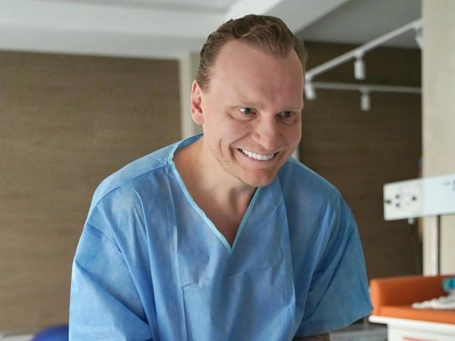 Иллюзионист Сергей Сафронов в четвертый раз стал отцом | Источник: safronov_sergey и katrinvanini / Instagram (экстремистская организация, деятельность запрещена на территории РФ)