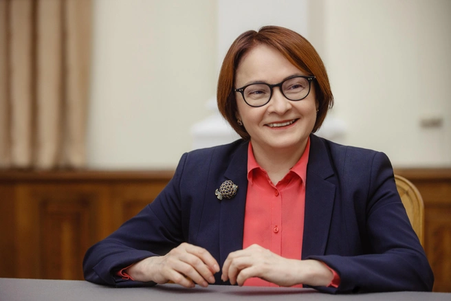 Эльвира Набиуллина с одной из своих брошек. Это уже, можно сказать, бренд | Источник: ЦБ РФ