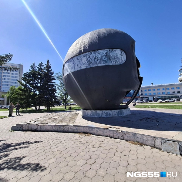 Но половина конструкции еще на месте! | Источник: Юлия Комарова / NGS55.RU