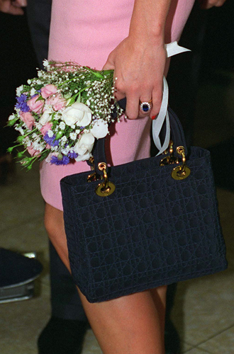 Леди Диана и Lady Dior: история любви принцессы и сумки
