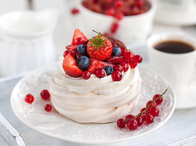 Кофейное пирожное PAVLOVA с кремом капучино