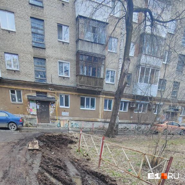 Пешеходам приходится непросто | Источник: Читатель E1.RU