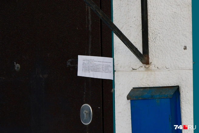 Хотя вообще-то рехаб в коркинской Тимофеевке был опечатан приставами | Источник: Михаил Шилкин