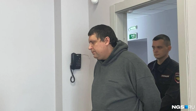 Гнал по шоссе 120 км/ч: суд начал рассматривать дело водителя «Гелендвагена» о ДТП, где погибла семья — хроника | Источник: Эмиль Фукс / NGS.RU