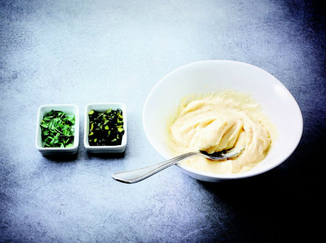 Рецепт недели: сибас в тесте с соусом «Шорон»