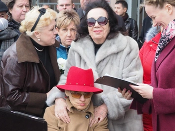 «Для нас часы вместе были смыслом жизни»: письмо Марии Баталовой родителям, которых больше нет