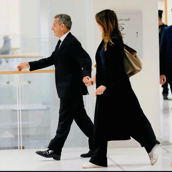 Источник: Instagram Карлы Бруни