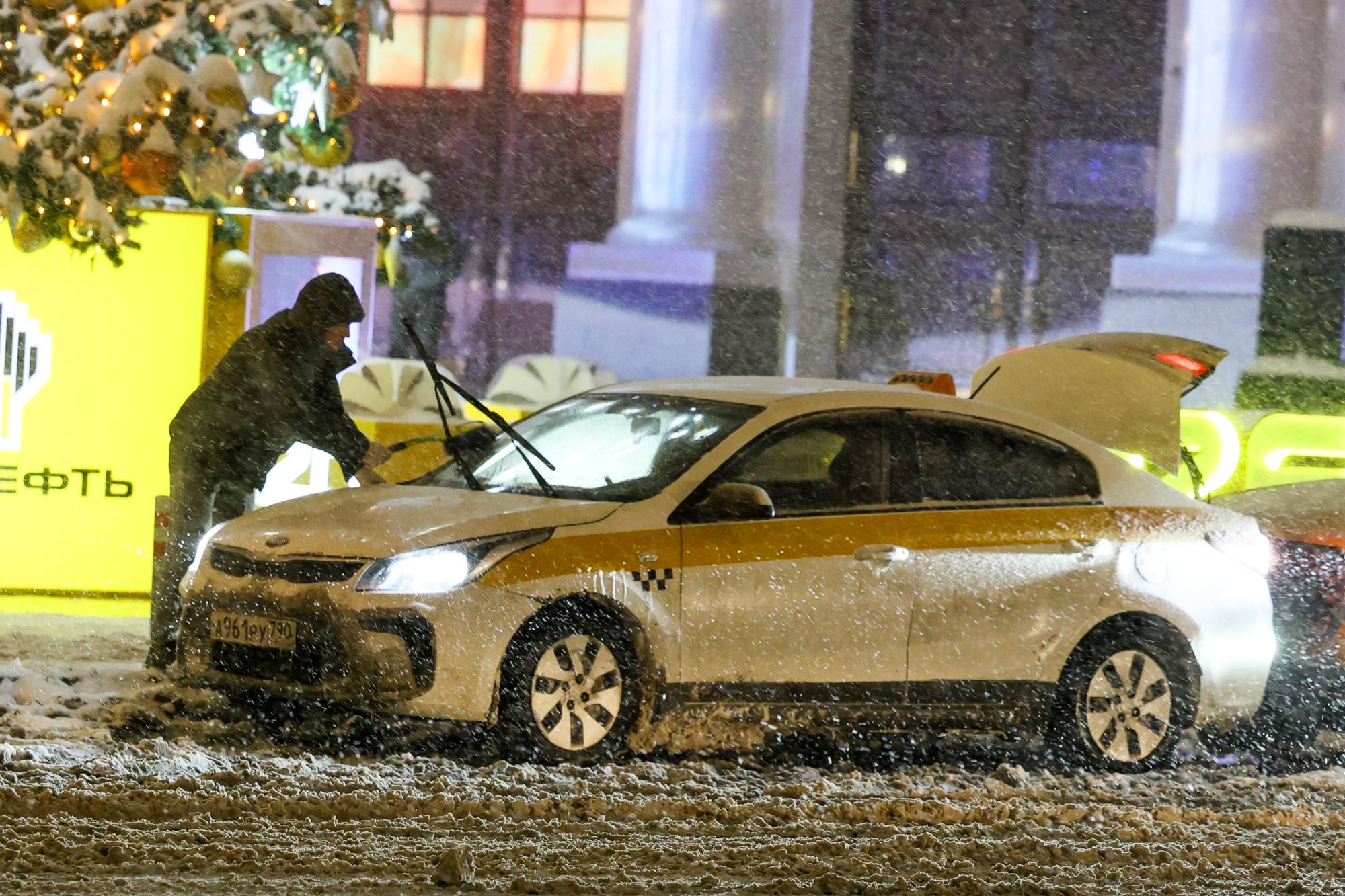 Когда машина не заводится: из-за морозов вырос спрос на прогрев авто — сколько это стоит