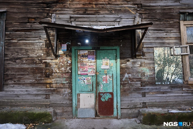 В доме № 18 тоже нашли признаки возгорания | Источник: Александр Ощепков / NGS.RU