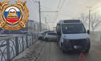 Водитель общественного транспорта не выдержал безопасную дистанцию | Источник: Госавтоинспекция Ставропольского края