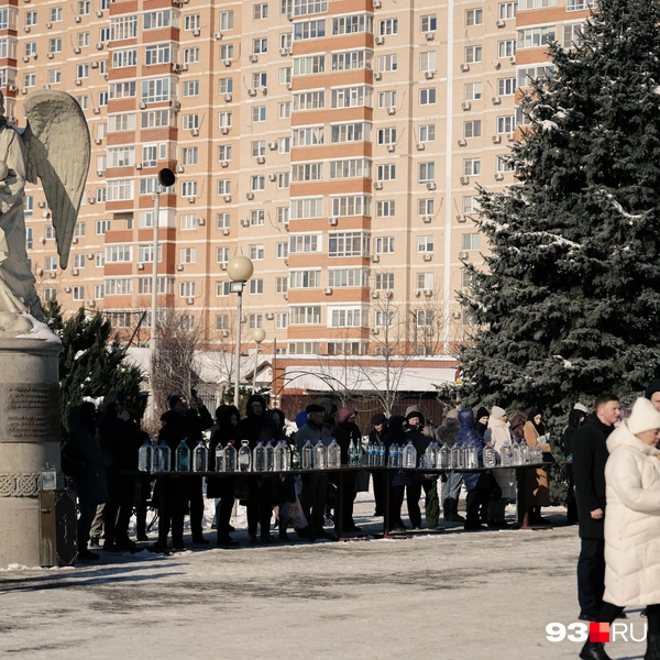 К обеду выстроилась очередь | Источник: Дарья Паращенко / 93.RU