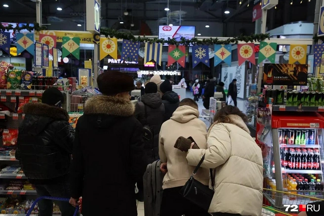 В поисках нужных продуктов тюменцы могут потратить несколько часов в магазине  | Источник: Ирина Шарова / 72.RU