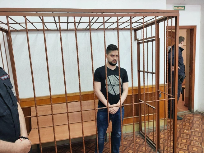 Бывшего инспектора ФНС Артура Меликсетяна ожидает суд | Источник: читатель E1.RU