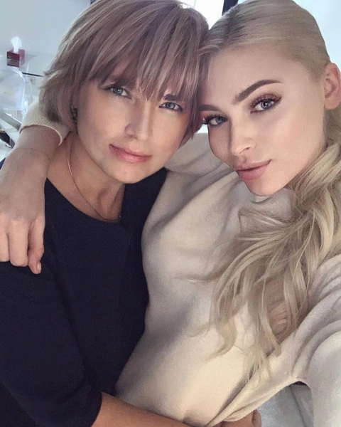 Алена Шишкова, Надежда Шишкова