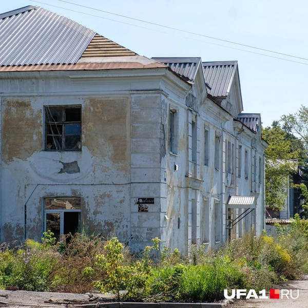 Аварийный дом, улица Интернациональная 67 | Источник: Булат Салихов / UFA1.RU