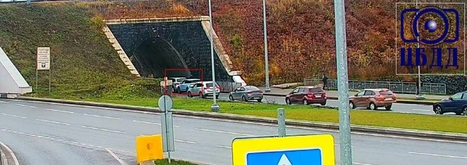 Такая пробка образовалась на въезде в тоннель | Источник: Пермь с огоньком / Telegram 