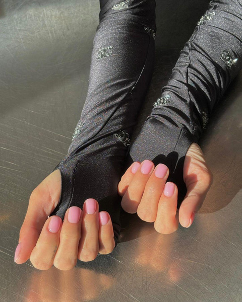 Ногти цвета жвачки: розовый маникюр — самый нежный нейл-тренд весны 2024