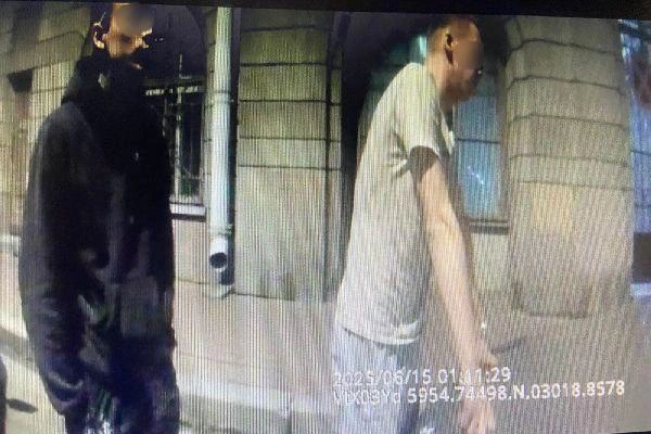 В Петербурге обнаружили угнанную после избиения BMW с тремя подозреваемыми внутри | Источник: Канал Главного управления Росгвардии по Петербургу и Ленобласти