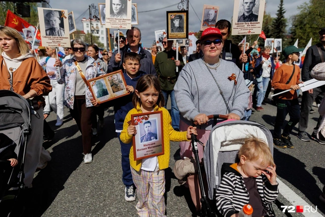 Люди принимали участие в акции сразу несколькими поколениями семьи  | Источник: Ирина Шарова / 72.RU 