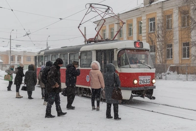 В Волгограде трамвай сбил женщину напротив управления МВД