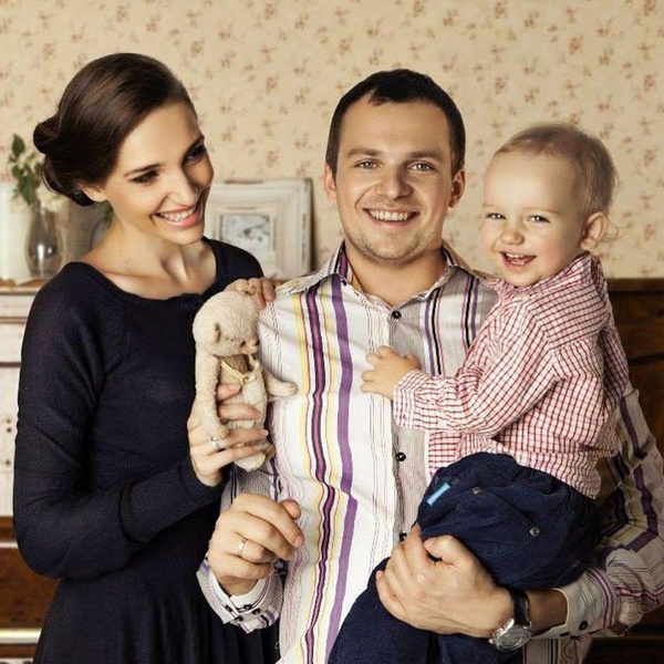 Дарья и Алексей Янины с сыном Андреем