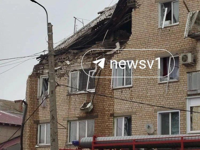 Сильнее всего пострадал угол здания, в соседних квартирах выбиты окна. | Источник: читатели V1.RU