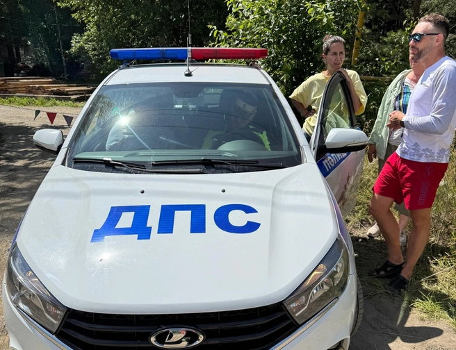 Автор поста утверждает, что ее машину увезли на штрафостоянку, несмотря на то, что она с детьми подошли к машине | Источник: «Текслер, ПОМОГИ!!!» / Vk.com