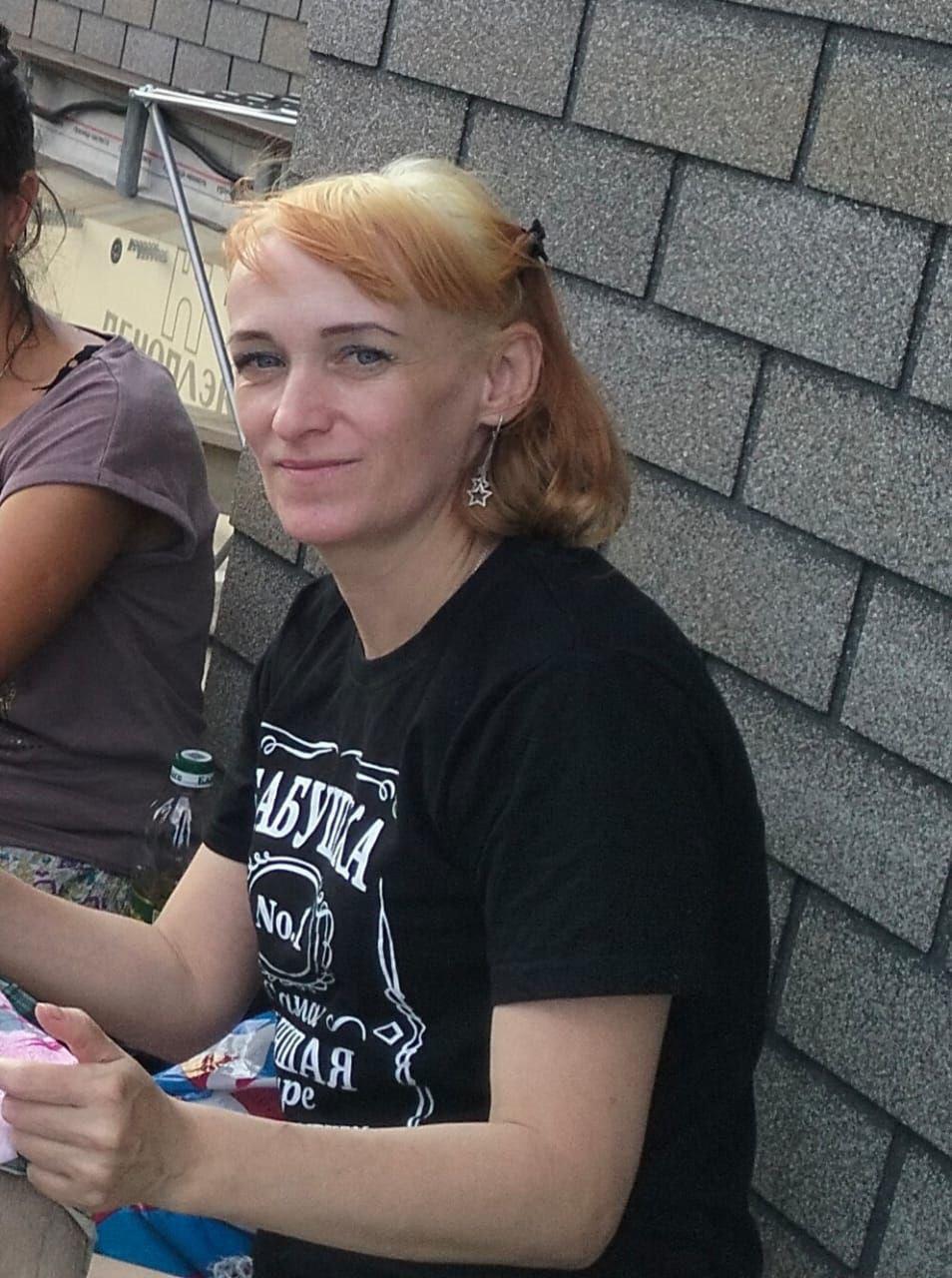 «Убили, убили, ищите в оврагах». В Волгограде не могут найти исчезнувшую при странных обстоятельствах женщину с собачкой