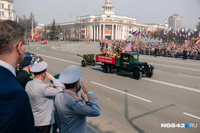 Парад техники вновь пройдет по улицам города | Источник: Максим Серков / NGS42.RU