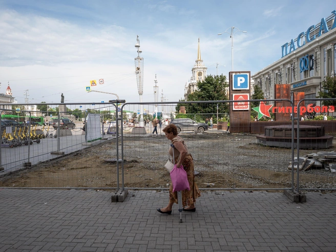 Неудобства временные, но людям приходится терпеть | Источник: Кирилл Кушнов / E1.RU