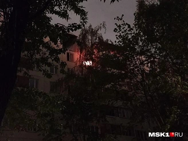 Очаг возгорания находился на 9 этаже 12 подъезда многоэтажки на улице Генерала Тюленева | Источник: Игорь Мещанев / MSK1.RU