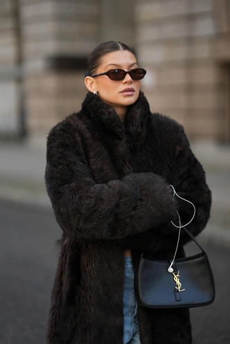 Миллениалы мечтают о Birkin и Chanel 2.55, а какие сумки добавляют в вишлисты зумеры?