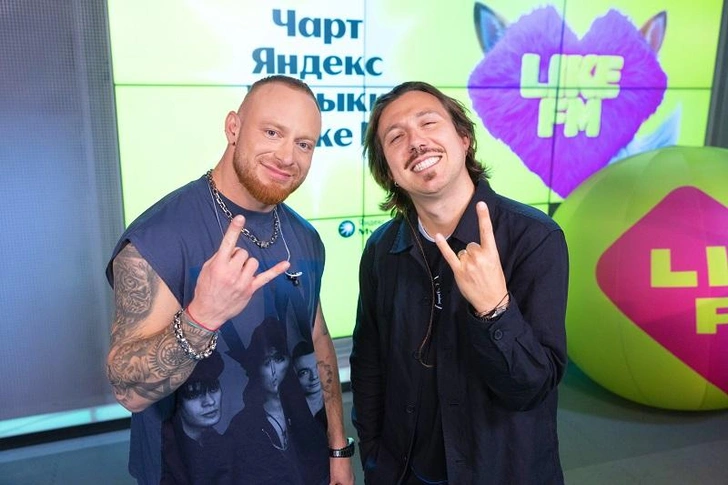 Леша Свик и ведущий Like FM Виталик Мишура | Источник: пресс-служба