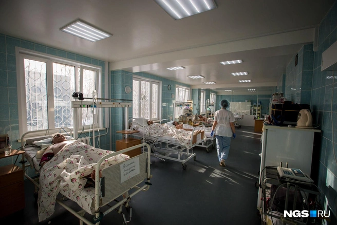 Девочка находится под наблюдением медиков | Источник: Александр Ощепков / NGS.RU