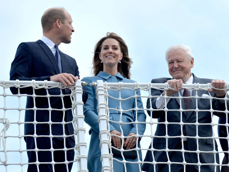 Принц Уильям, герцогиня Кэтрин и Дэвид Аттенборо на церемонии наименования британского судна в честь телеведущего, 26 сентября 2019