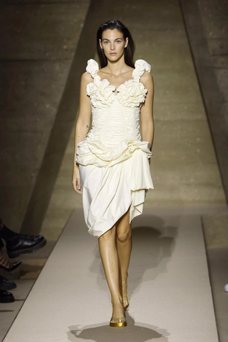 свадьба 2026 тренды, свадебные тренды 2026, свадебные платья 2026, свадебные платья 2026 тренды, платье на свадьбу, свадебное платье, свадебные тренды, невеста 2026 | Источник: Legion Media