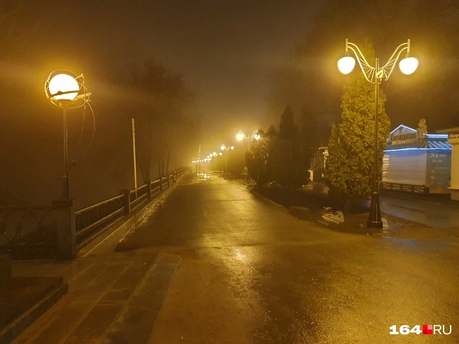 В Саратовской области продолжатся дожди и начнутся туманы | Источник: Семен Коротов-Майбах / 164.RU