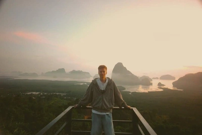 Russian Travel Blogger Killed in Thailand Crash