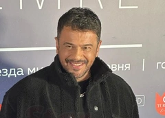 Говорил на русском, пел хиты Таркана и восхищался русскими девушками: концерт звезды «Зимородка» Эмре Алтуга в Москве