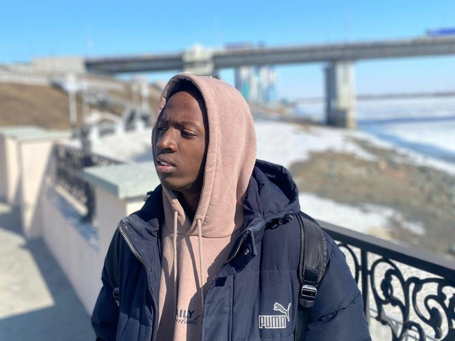 Сейчас же он учится на первом курсе по специальности бизнес-информатика | Источник: Алекс Матуку