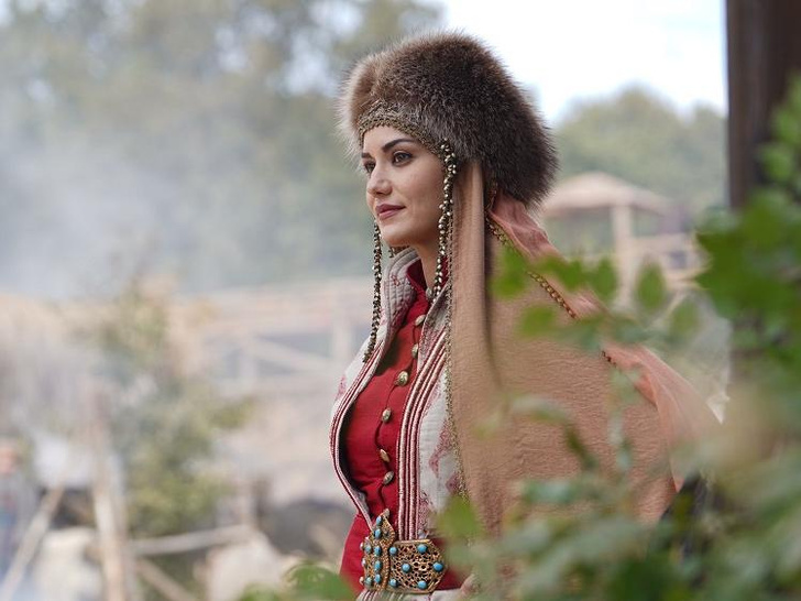 Турецкая актриса Айдан Шенер. «Фериде» из «Королек-птичка певчая» востребована до сих пор
