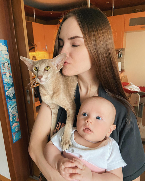 Дочь Евгения Осина живет в квартире отца с мужем, ребенком и 19 кошками