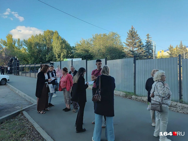 Саратовцы собирают подписи против стройки, которая уже началась | Источник: Сергей Гендин / 164.RU