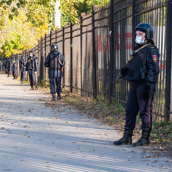 После стрельбы периметр кампуса оцепили | Источник: Сергей Федосеев / 59.RU